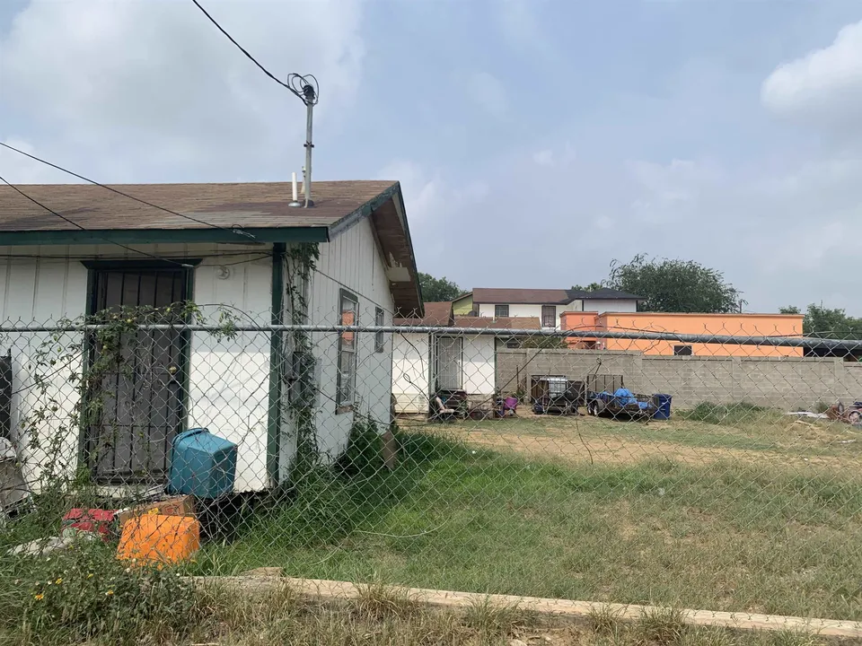 2620-San-Salvador-St_Laredo_TX_78046_M82743-96923