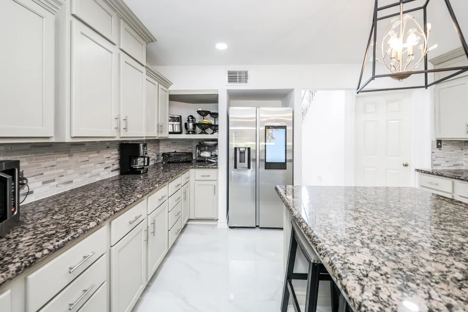 129-North-Ave_Laredo_TX_78045_M70186-61895