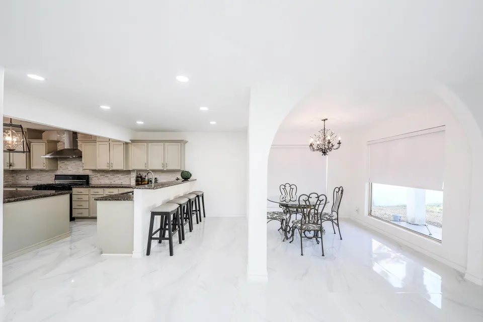 129-North-Ave_Laredo_TX_78045_M70186-61895