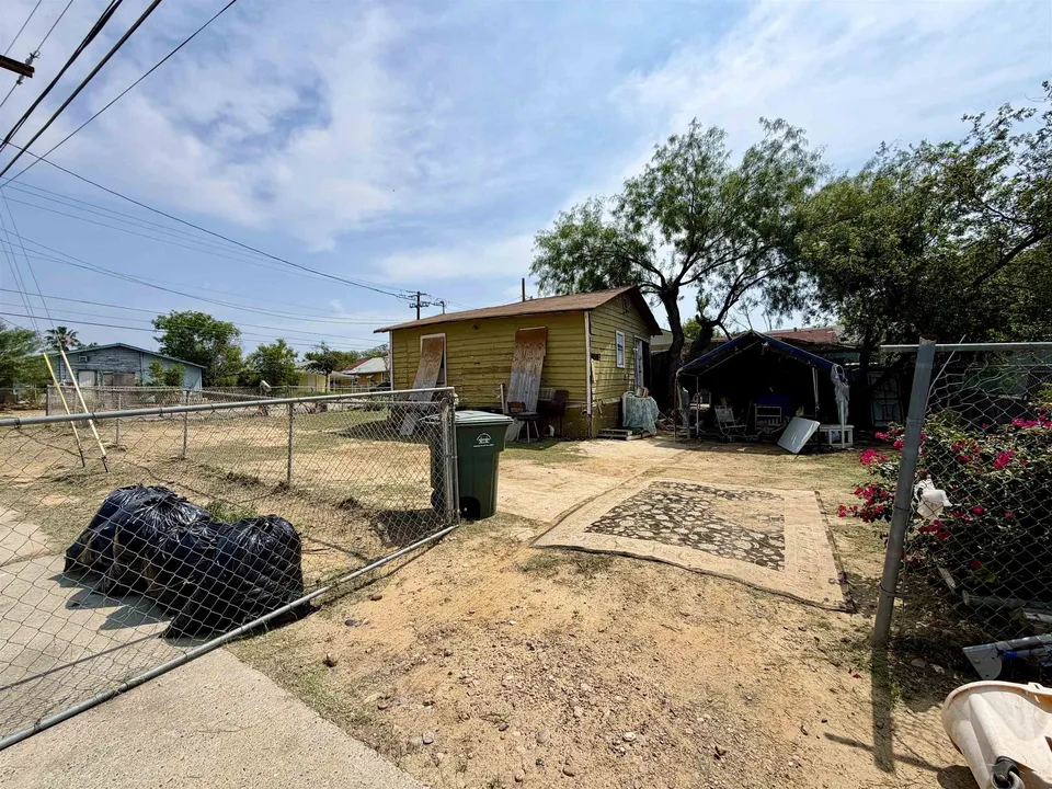 901-E-Price-St_Laredo_TX_78040_M71921-93952