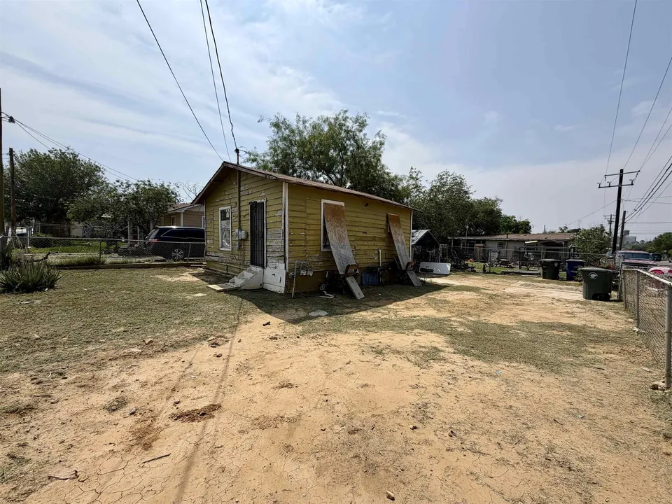901-E-Price-St_Laredo_TX_78040_M71921-93952