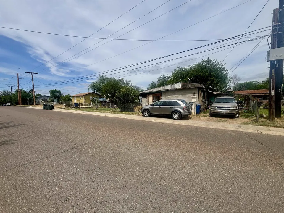901-E-Price-St_Laredo_TX_78040_M71921-93952