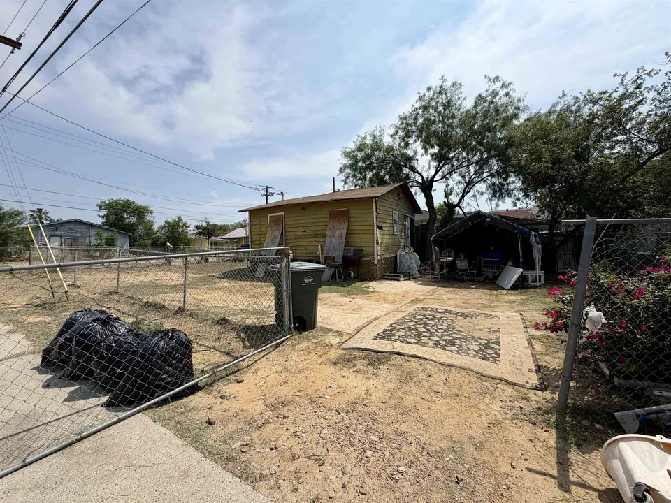 901-E-Price-St_Laredo_TX_78040_M71921-93952