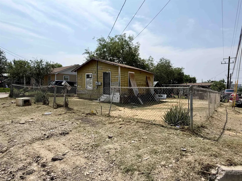 901-E-Price-St_Laredo_TX_78040_M71921-93952