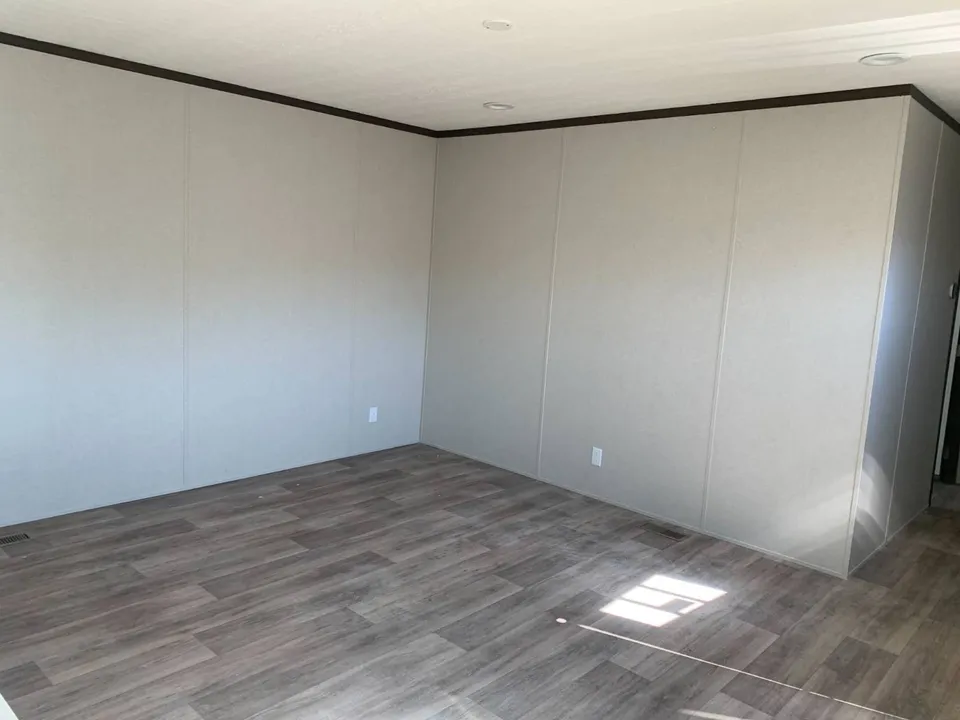 301-International-Blvd-Trlr-H8_Laredo_TX_78045_M70878-00826