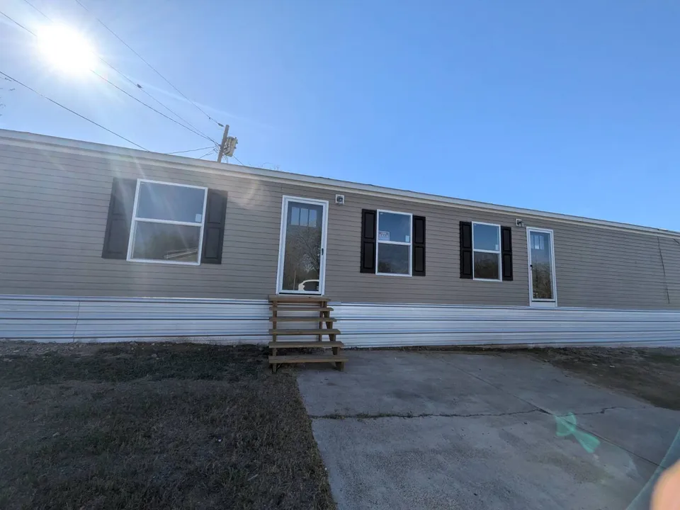 301-International-Blvd-Trlr-H8_Laredo_TX_78045_M70878-00826