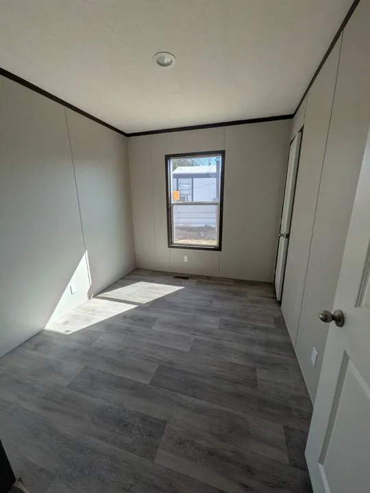 301-International-Blvd-Trlr-H8_Laredo_TX_78045_M70878-00826