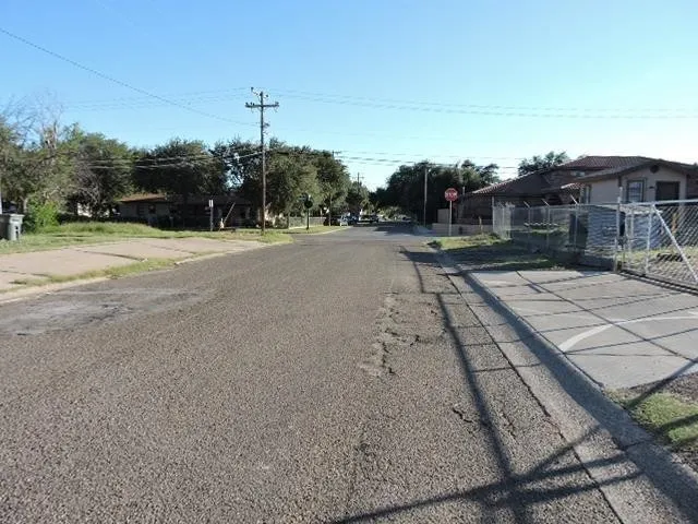 2205-N-Mendiola-Ave_Laredo_TX_78043_M71356-30977