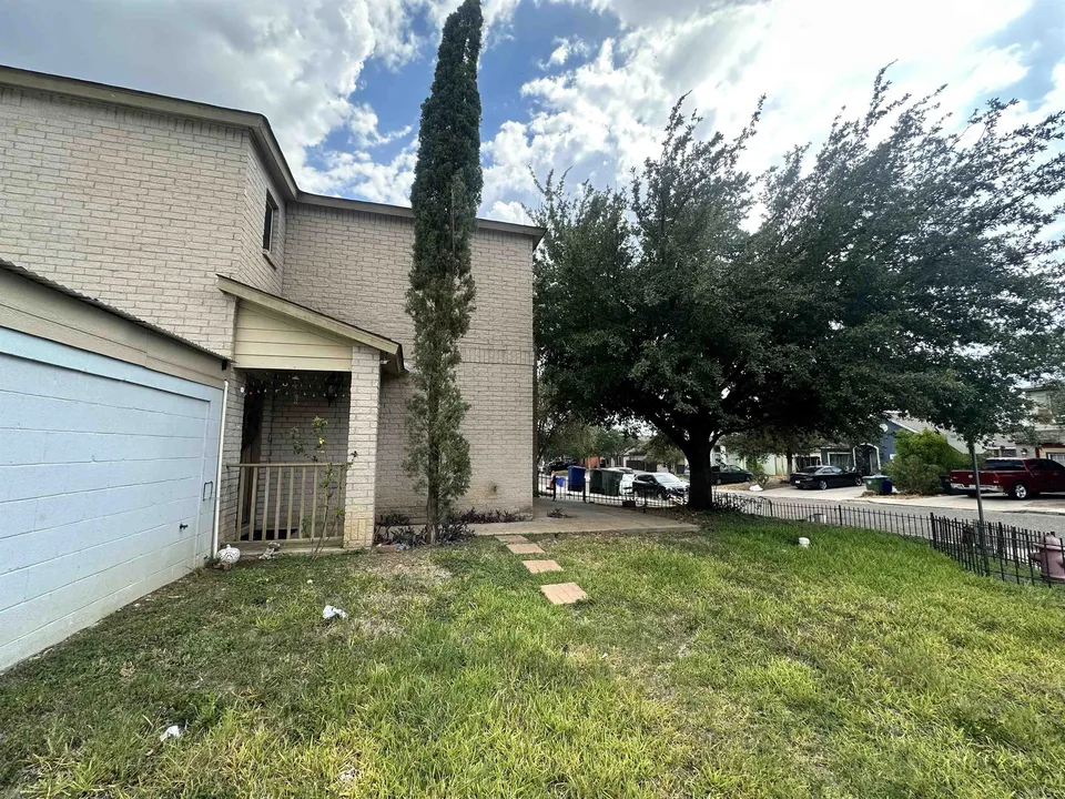 3061-Saint-Margaret-Ln_Laredo_TX_78046_M74214-44401