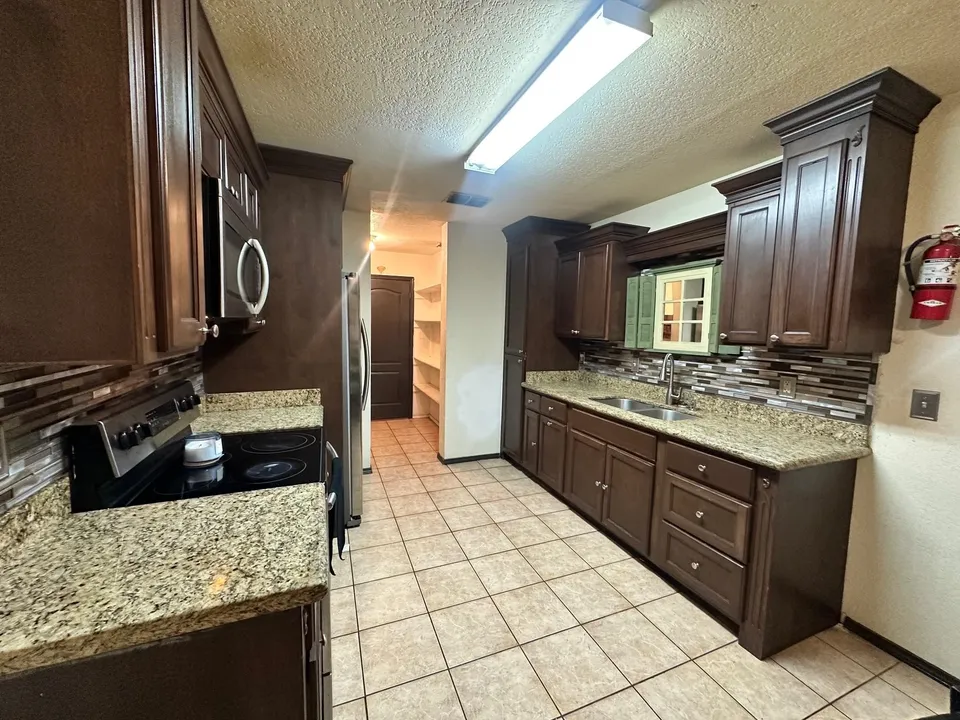 3061-Saint-Margaret-Ln_Laredo_TX_78046_M74214-44401