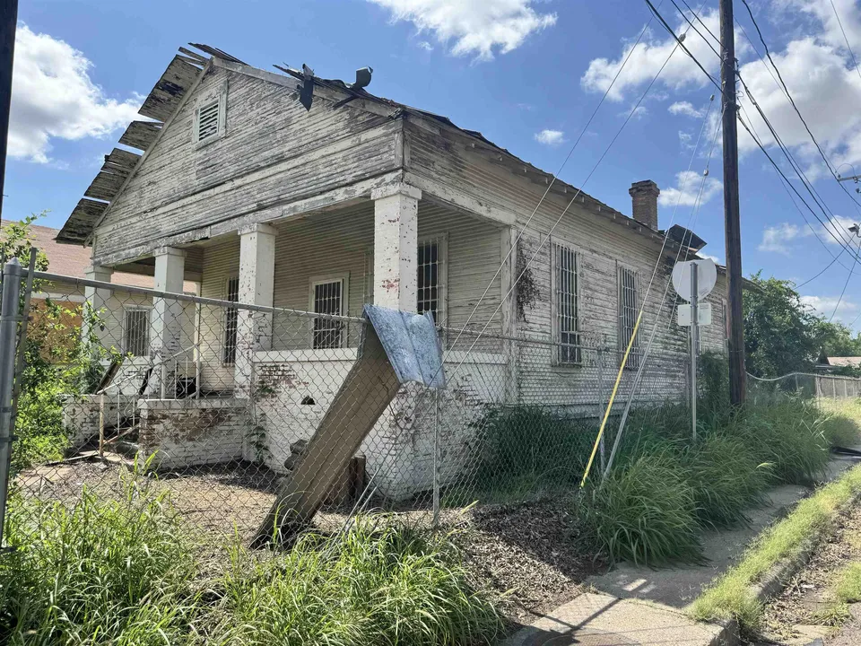 2019-Victoria-St_Laredo_TX_78040_M74208-04949