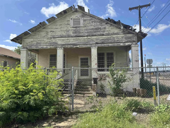 2019-Victoria-St_Laredo_TX_78040_M74208-04949