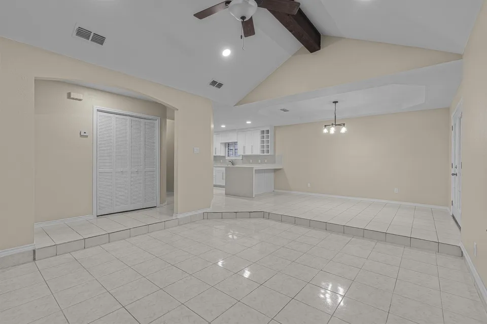 8912-Liberty-Loop_Laredo_TX_78045_M70473-66088
