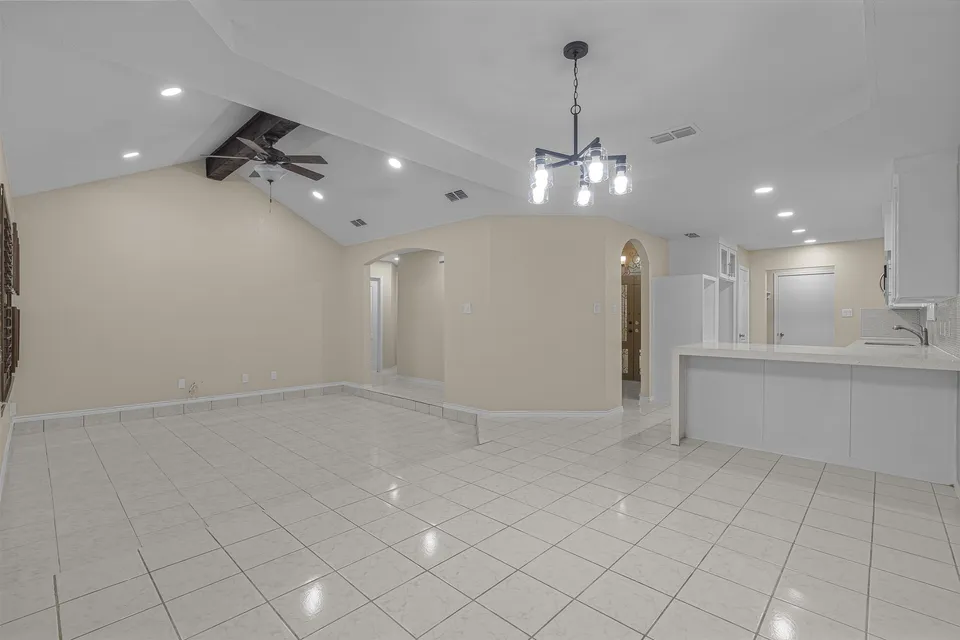 8912-Liberty-Loop_Laredo_TX_78045_M70473-66088