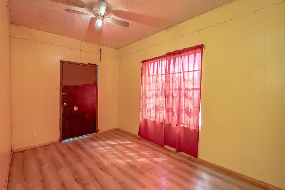 1701-Lincoln-St_Laredo_TX_78040_M70386-89941