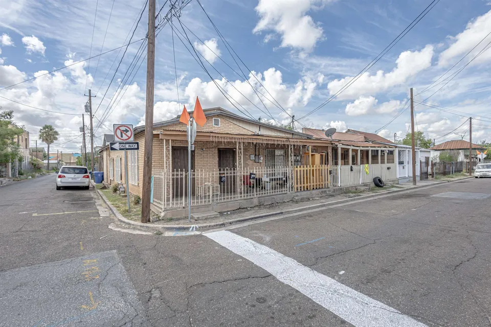 1701-Lincoln-St_Laredo_TX_78040_M70386-89941