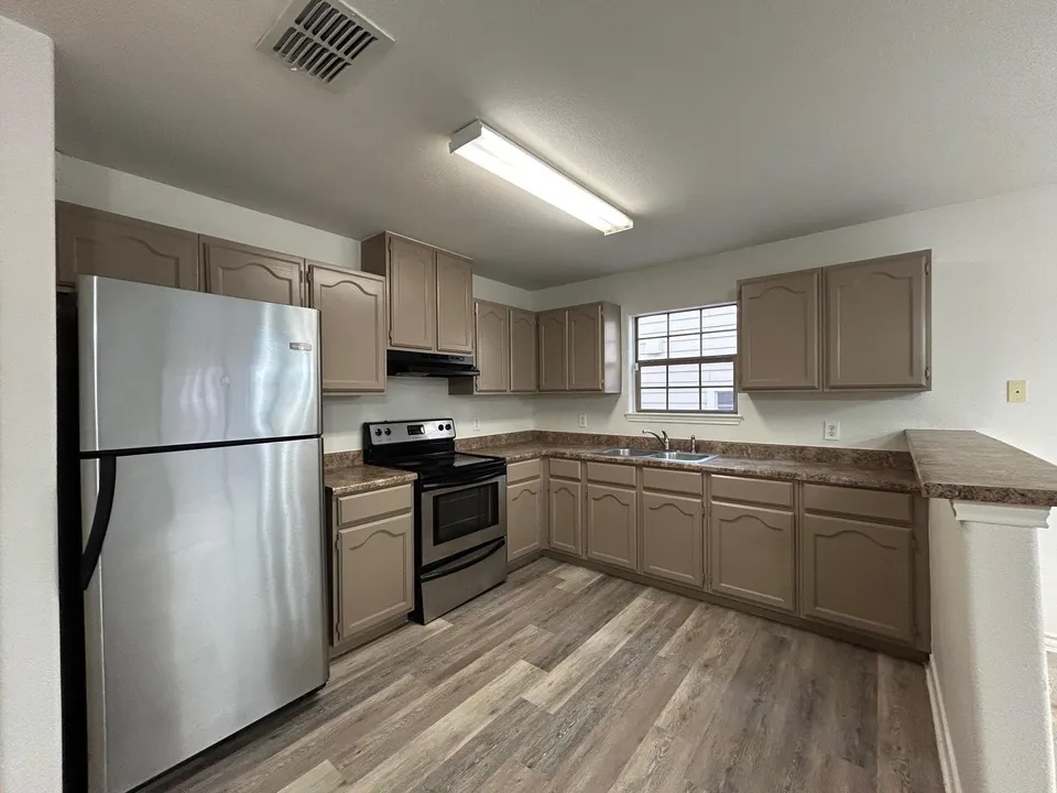 4248-Dorel-Dr-Apt-102E_Laredo_TX_78043_M76308-86855